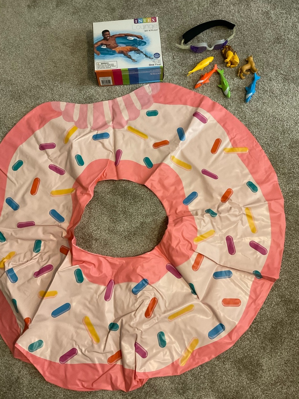 Pool floats, dive toys